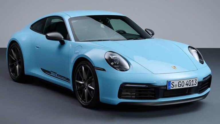 Porsche 911 carrera in gulf blue